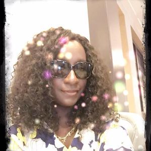 Meet your Posher, Deborah